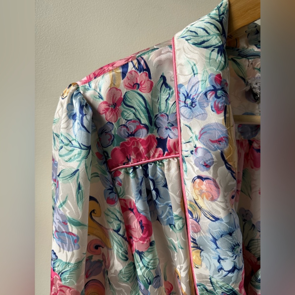 Dior Pastel Floral Robe - Picture 2 of 9